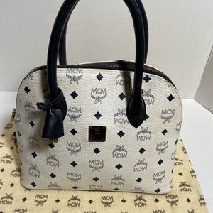💯 Authentic MCM Blue &White Alma Patern Bag👛